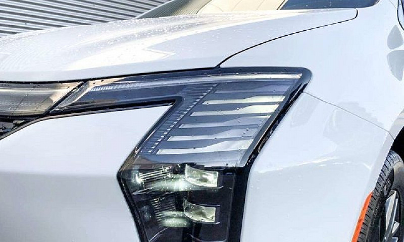 2027 Chrysler Pacifi...