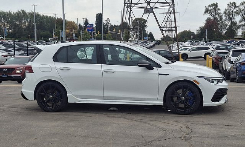 2023 Volkswagen Golf...