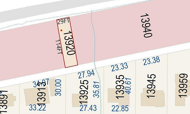 13920 King Road Surr...