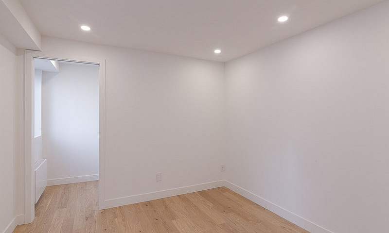 Modern One Bedroom A...