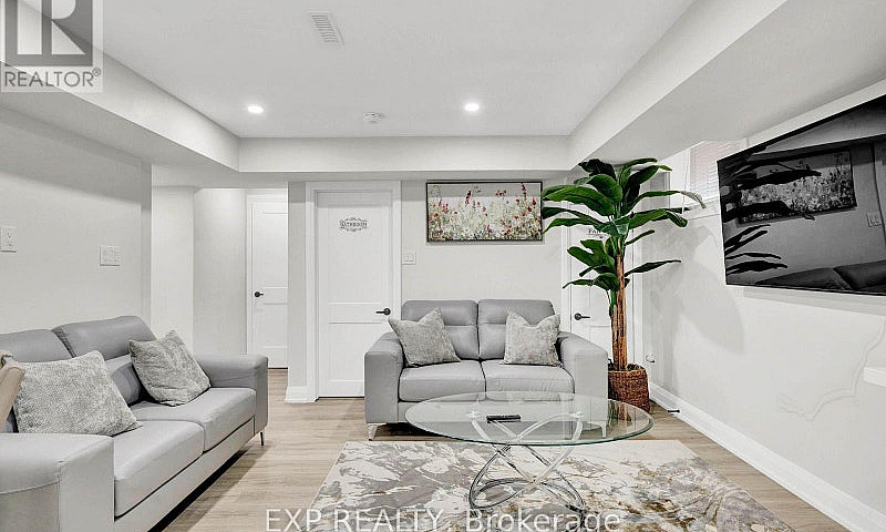 Unit A - 448 Dougall...