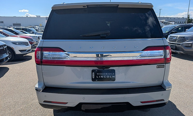 2020 Lincoln Navigat...