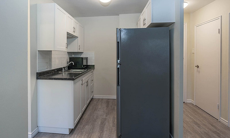 Sarnia 1 Bedroom Apa...
