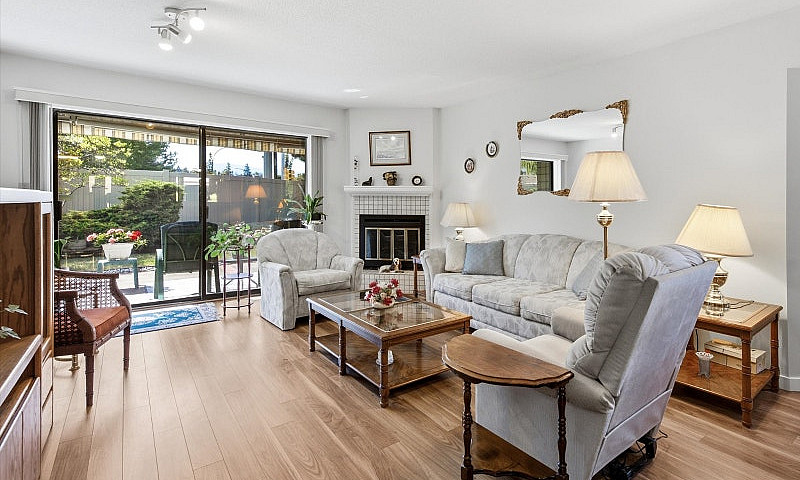 End Unit Townhouse I...