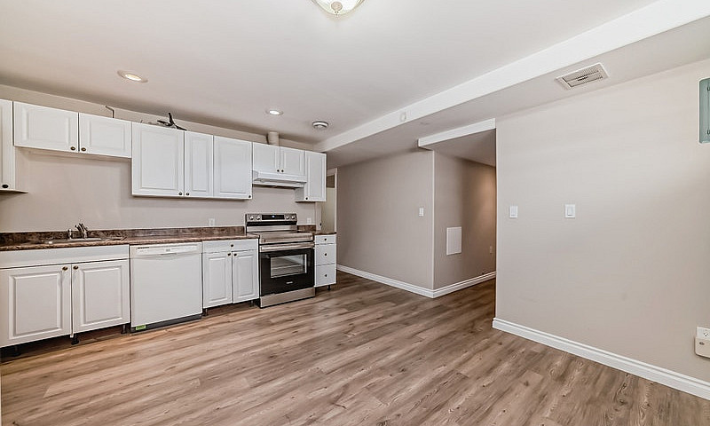 2 Bed 2 Bath Large B...