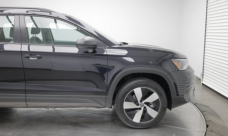 2025 Volkswagen Taos...