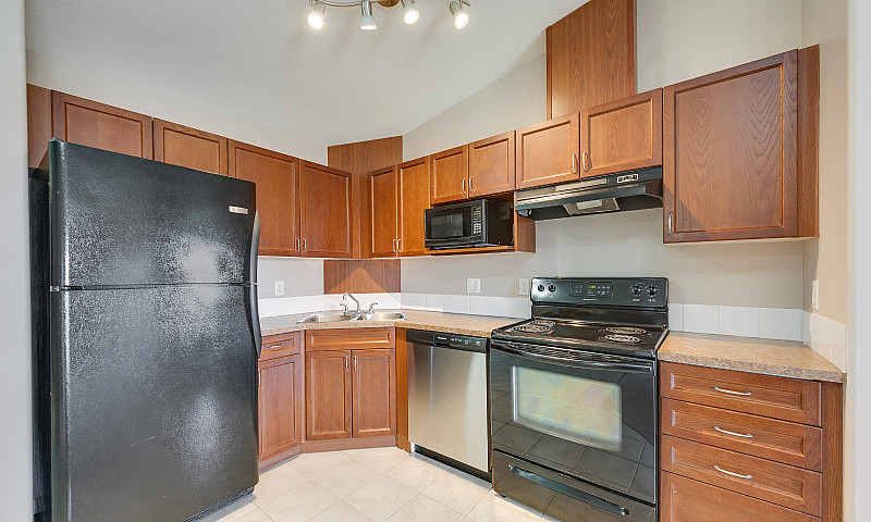 Top Floor Condo In S...