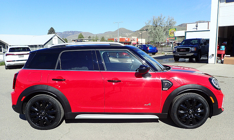2021 Mini Countryman...
