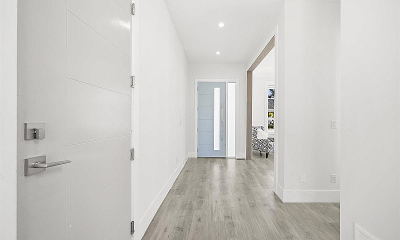 21070 76A Avenue Lan...