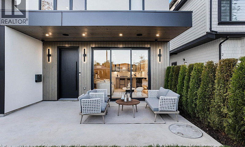 1 165 E 45Th Avenue ...