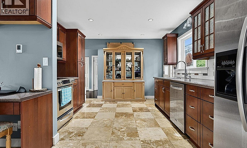 937 Kinsac Street Co...