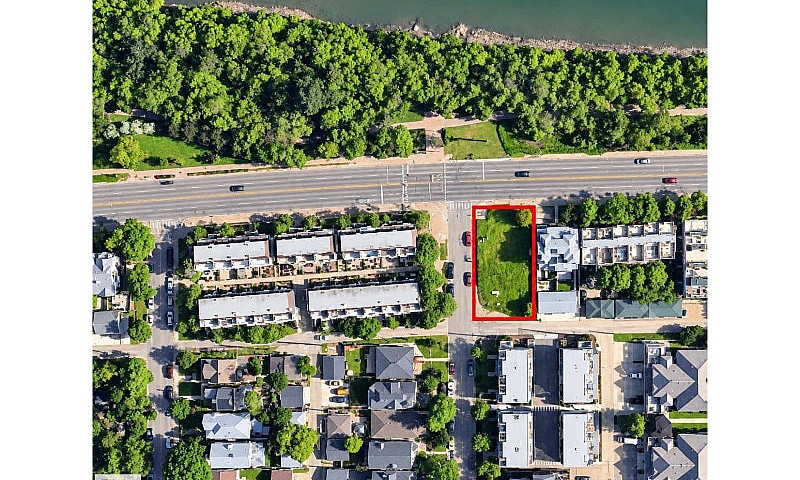 9755 92 St Nw Edmont...