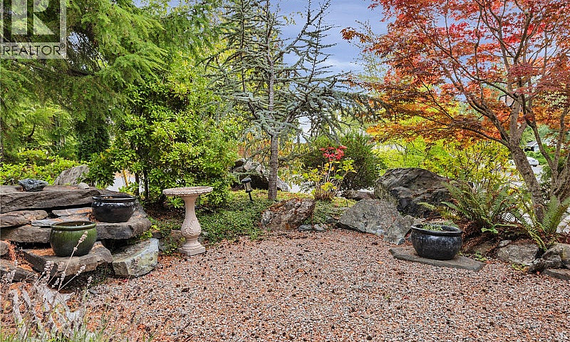 901 Savary Dr Qualic...