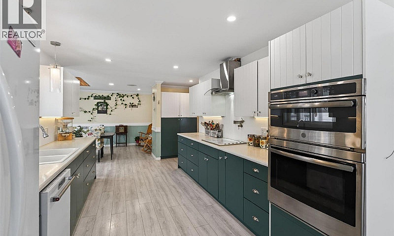 2952 Clapperton Aven...