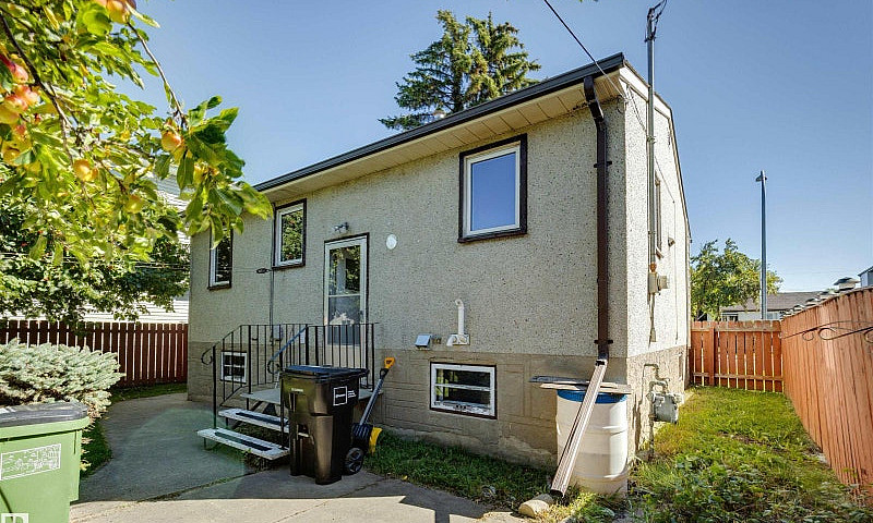 10916 151 St Nw Edmo...