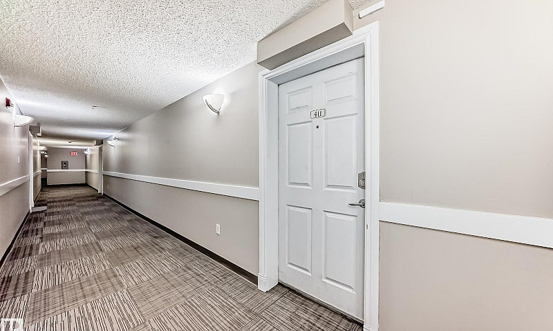 Top-Floor 2 Bed 2 Ba...