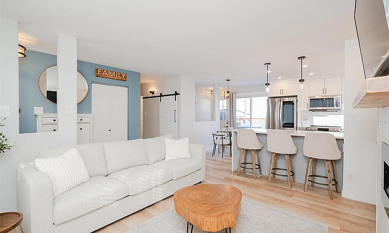 557 Chelsea Avenue W...