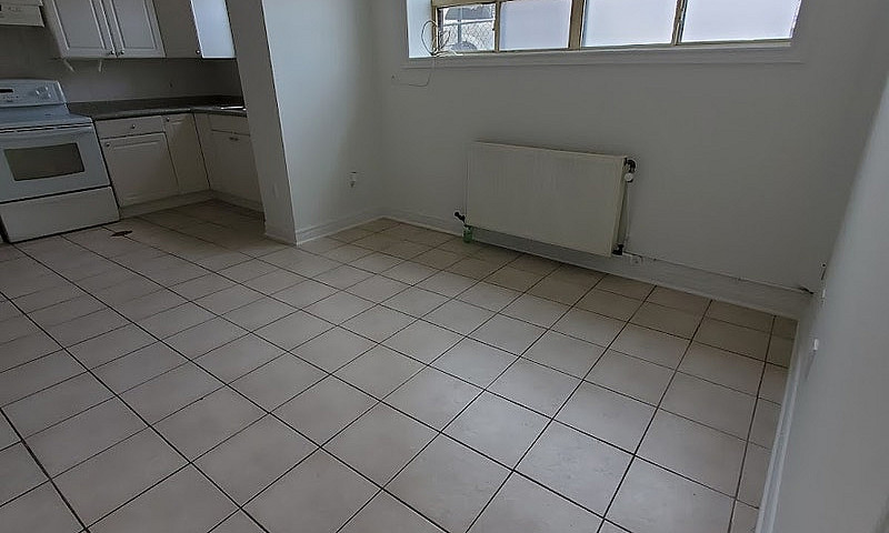 Bright 1 Bedroom Apa...