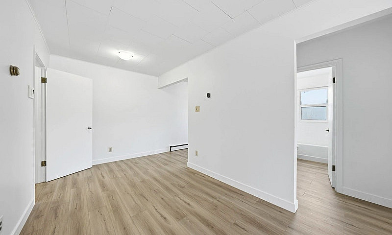 Modern Apartments Wi...