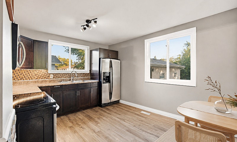 Affordable Selkirk 3...