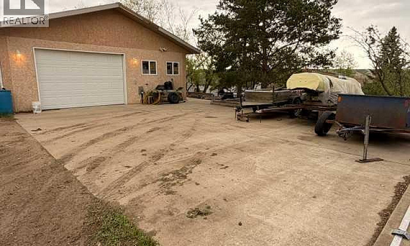 5116 48 Street Hardi...