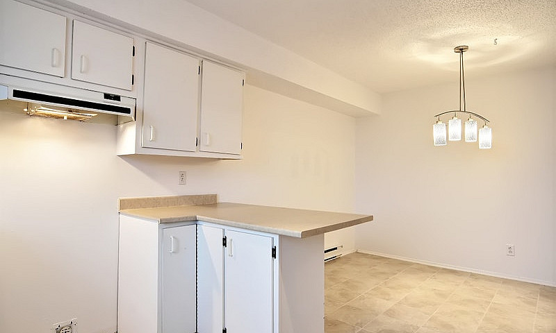 4 1/2 Style Condo Au...