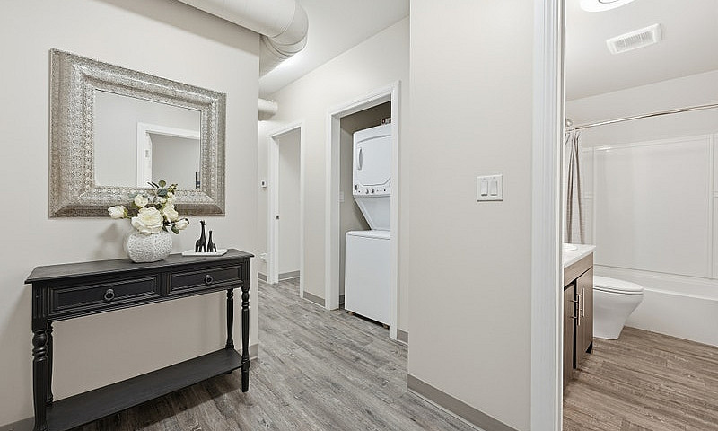 181 Balmoral - 3 Br ...