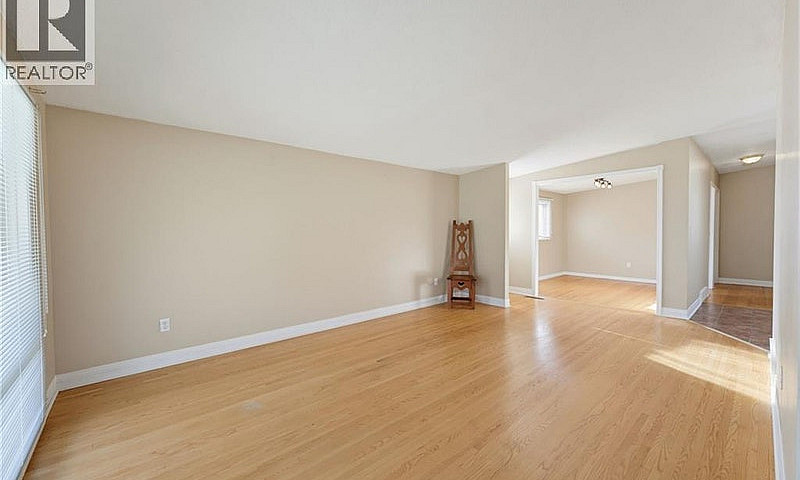 34 Fielding Crescent...