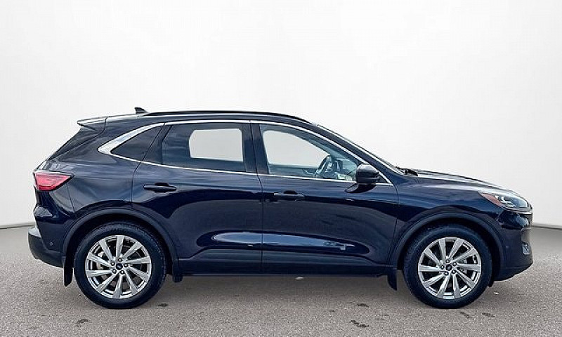 2021 Ford Escape Tit...