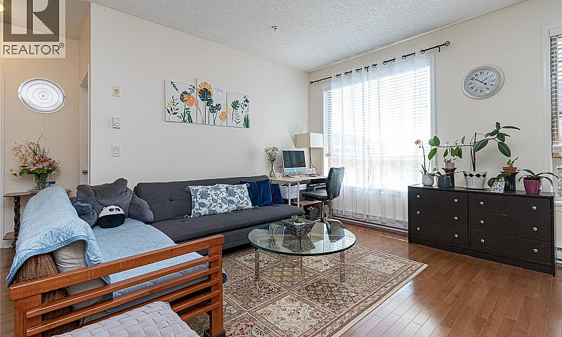 401 825 Goldstream A...