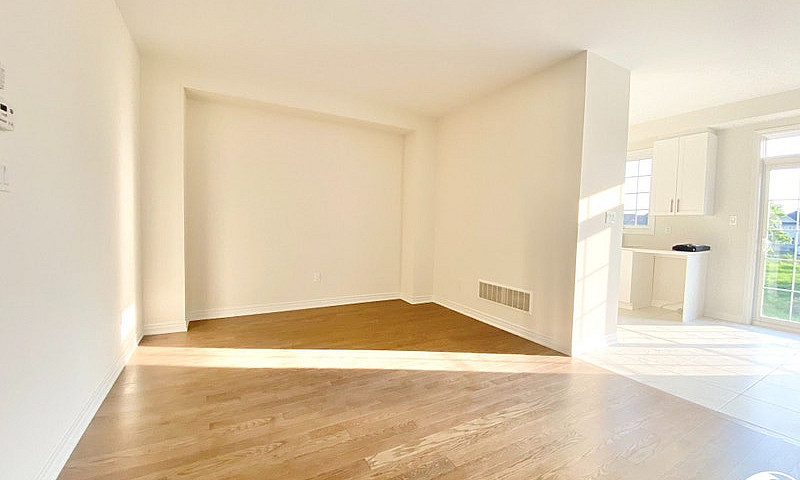 3 Bed 3 Bath - Detac...