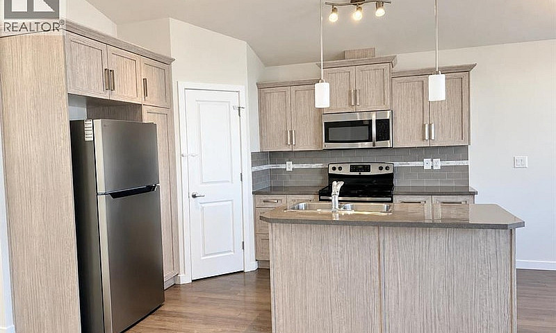 303 Coalbanks Boulev...