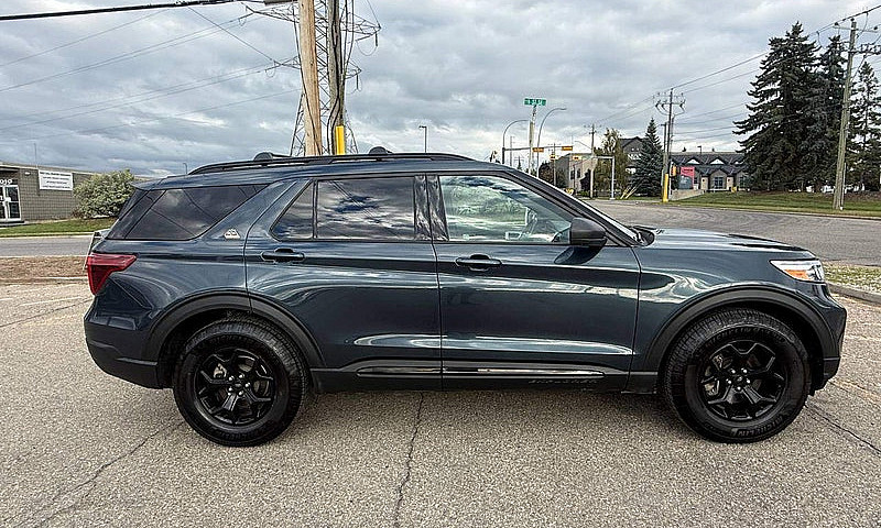 2022 Ford Explorer T...