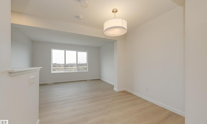 17226 4 St Nw Edmont...