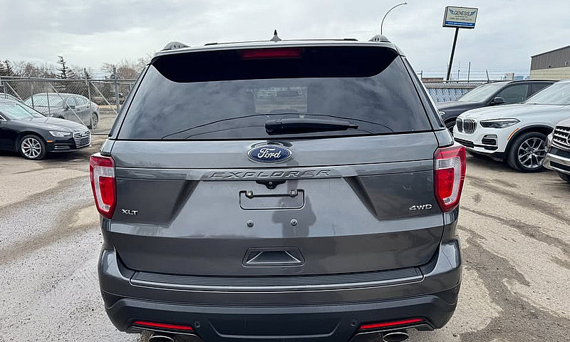 2018 Ford Explorer X...