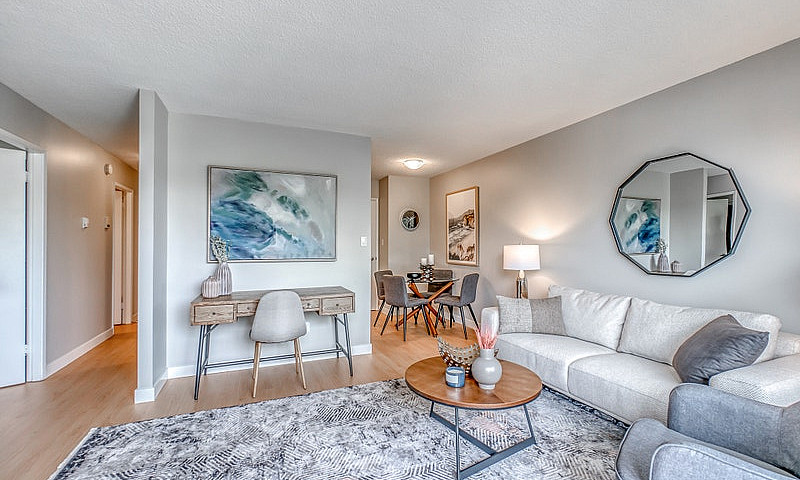Upgraded 1 Bedroom -...