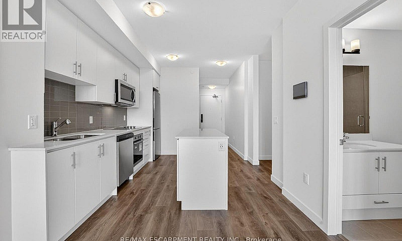 822 - 461 Green Road...