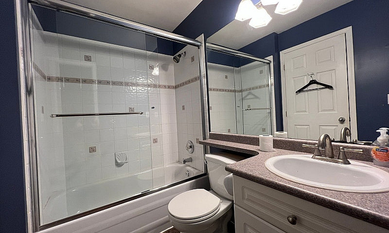 3 Bedroom Upper In M...