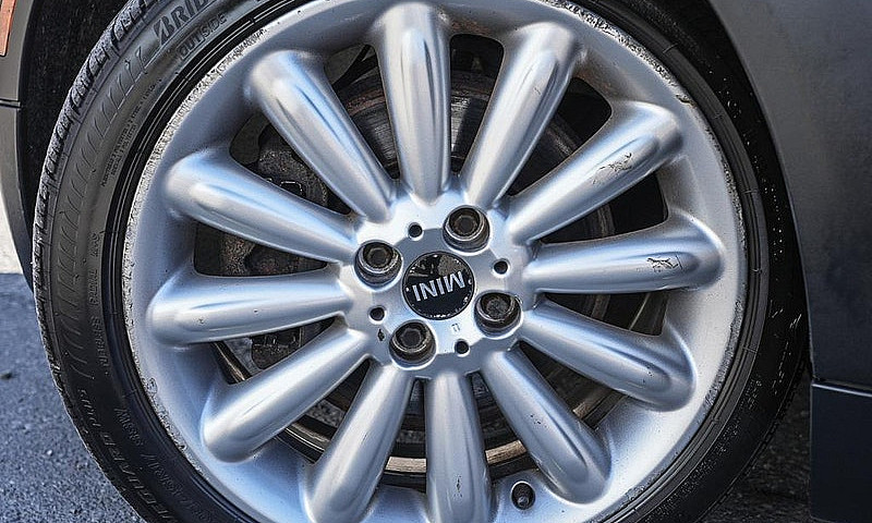 2010 Mini Cooper 2Dr...