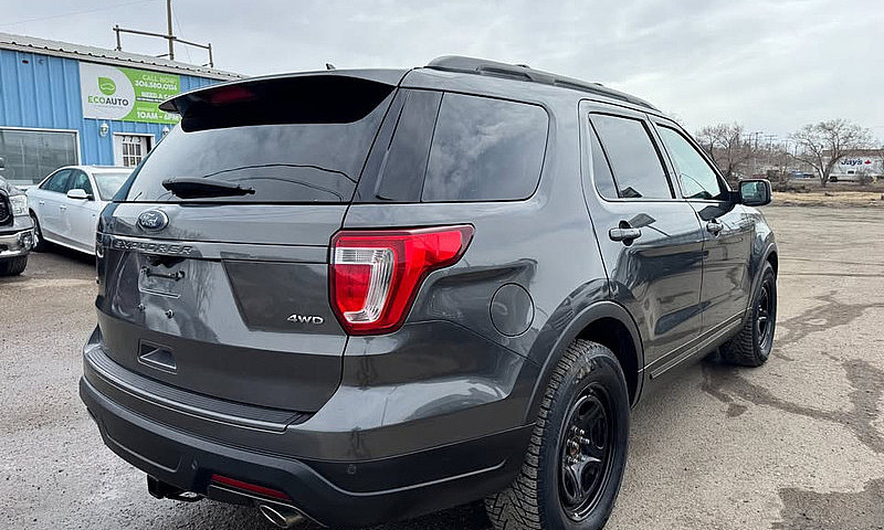 2018 Ford Explorer X...