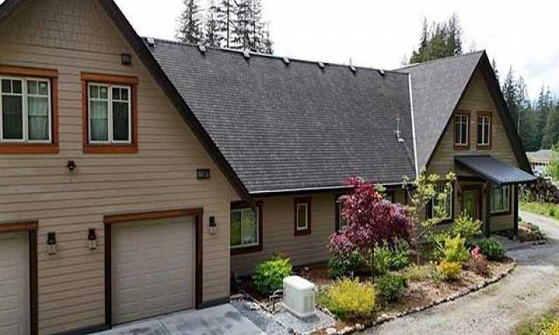 12702 Cathy Crescent...