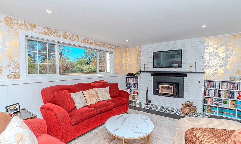 ***3466 Rosslyn Road...
