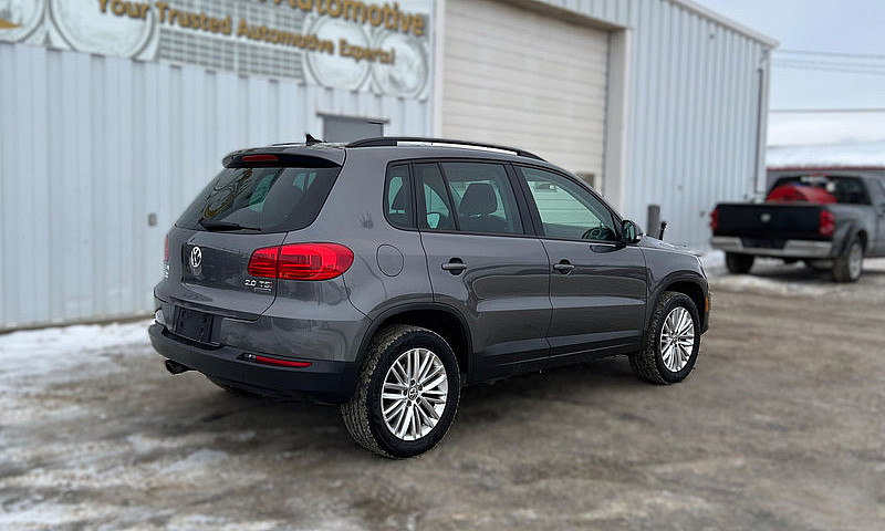 2015 Volkswagen Tigu...