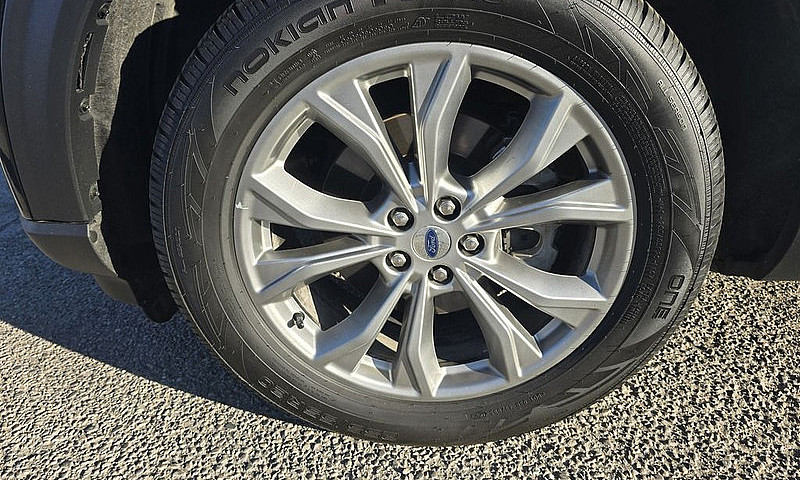 2023 Ford Explorer L...