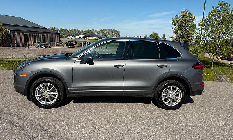 2018 Porsche Cayenne...