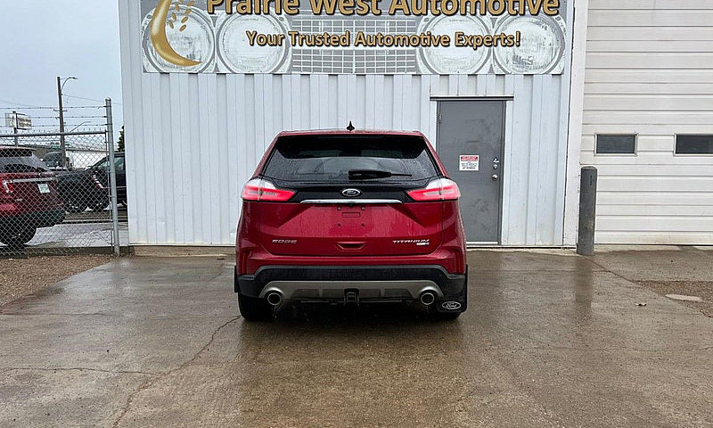 2020 Ford Edge Titan...