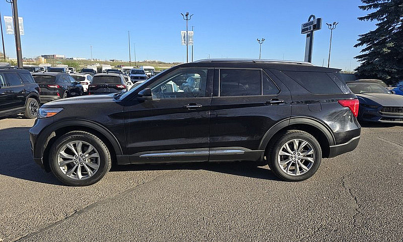 2023 Ford Explorer L...