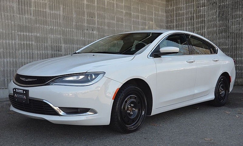 2015 Chrysler 200 Li...