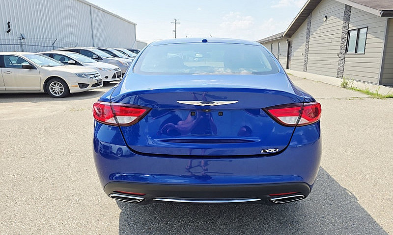 2015 Chrysler 200 Li...
