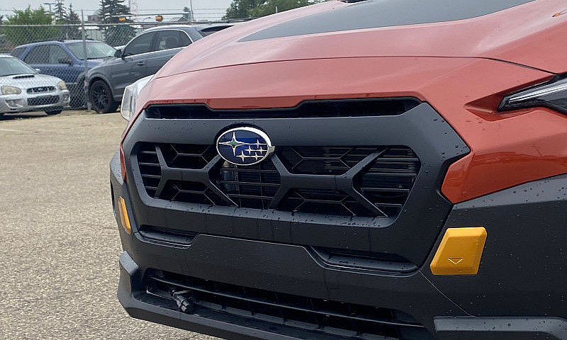 2025 Subaru Crosstre...